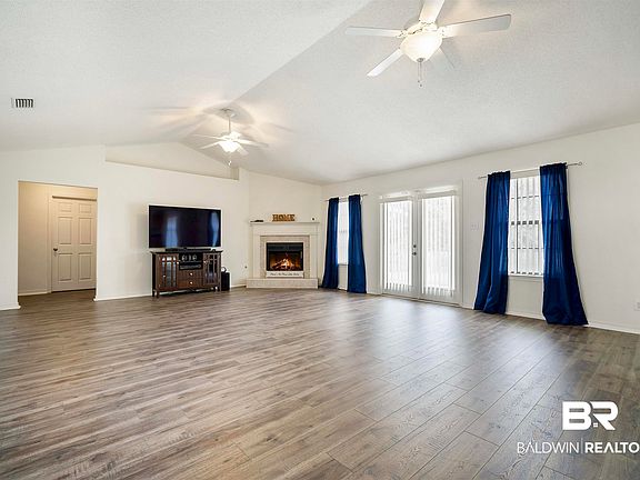 5th image of 10692 Middle Oak Dr