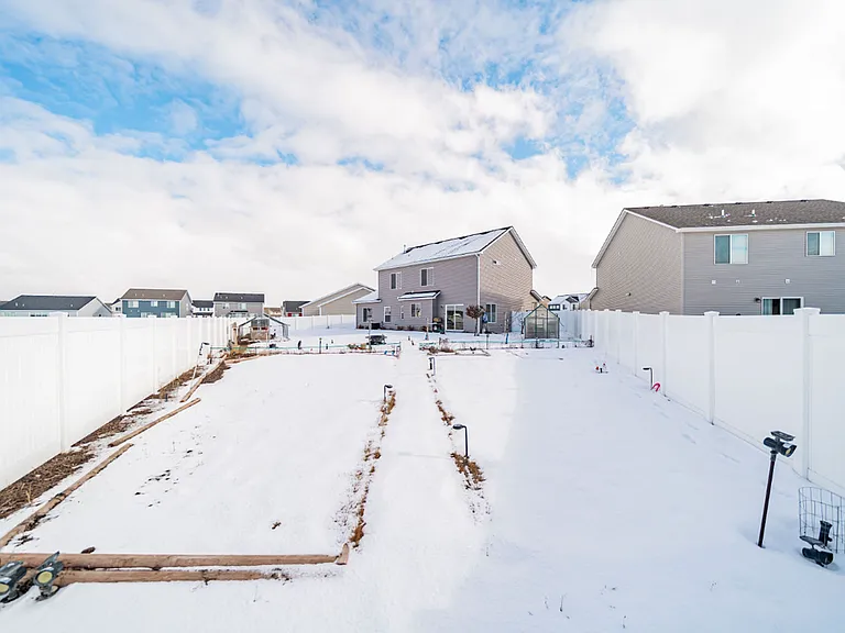 835 S 2380 W — Photo 52