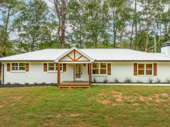 237 Academy St, Pendergrass, GA 30567