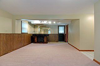 5th image of 305 E Des Moines Ave