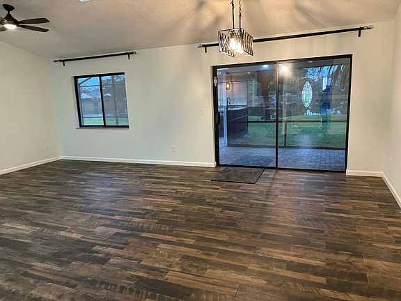 5th image of 481 Lakeshore Dr