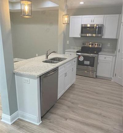 4th image of 2205 Weyer St