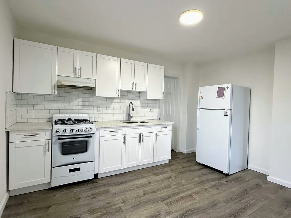 Brand NEW Kitchen