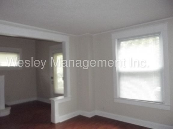 3rd image of 3225 W 42nd Ave