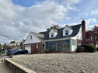 29 N Long Beach Rd APT 2, Rockville Centre, NY 11570