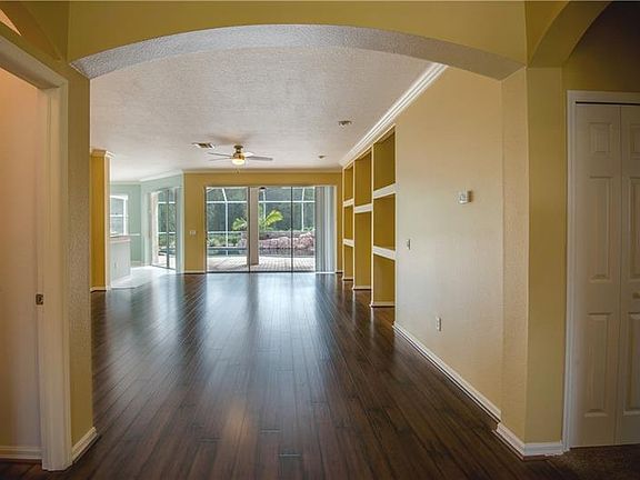 5th image of 9628 Greenbank Dr