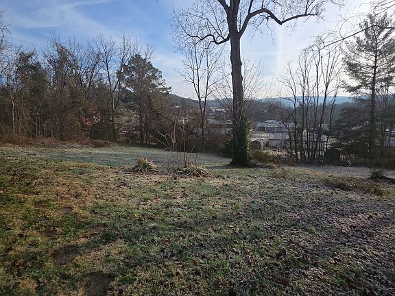 4th image of 24 Hillcrest Dr
