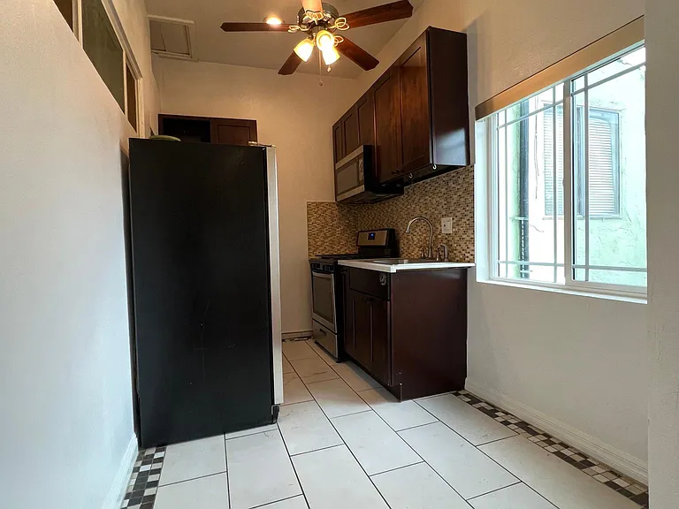 511 S Del Mar Ave #C — Photo 5