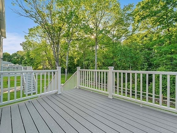4th image of 18 Toscano Way #18
