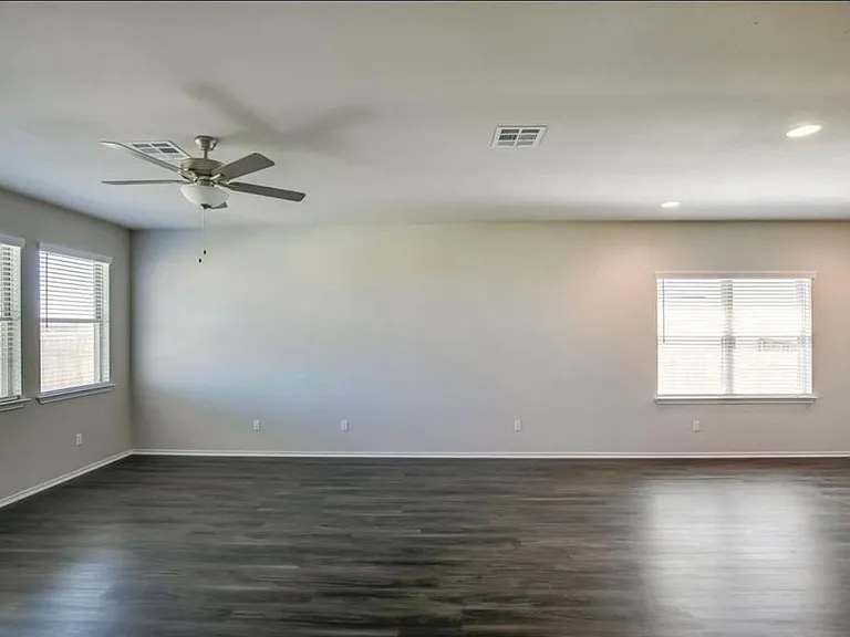 129 Goldfinch Dr — Photo 15