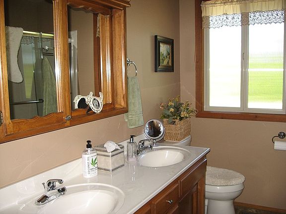 4th image of 4895 Glen Echo Way