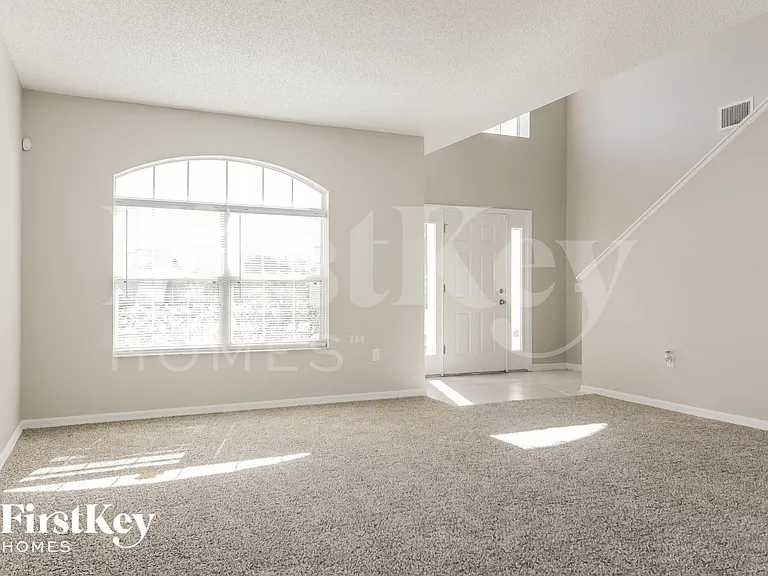 556 Big Sioux Ct — Photo 3