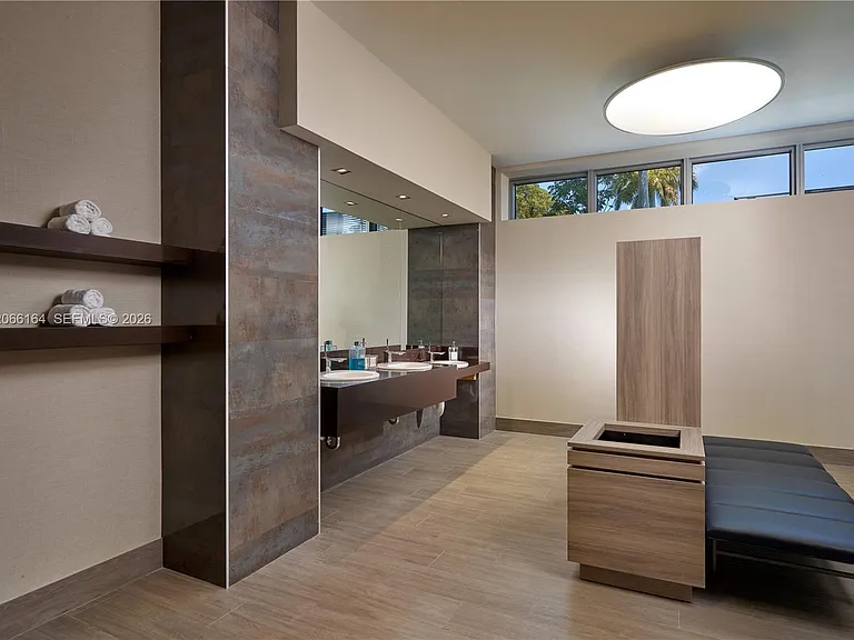 17301 Biscayne Blvd #1004 — Photo 25