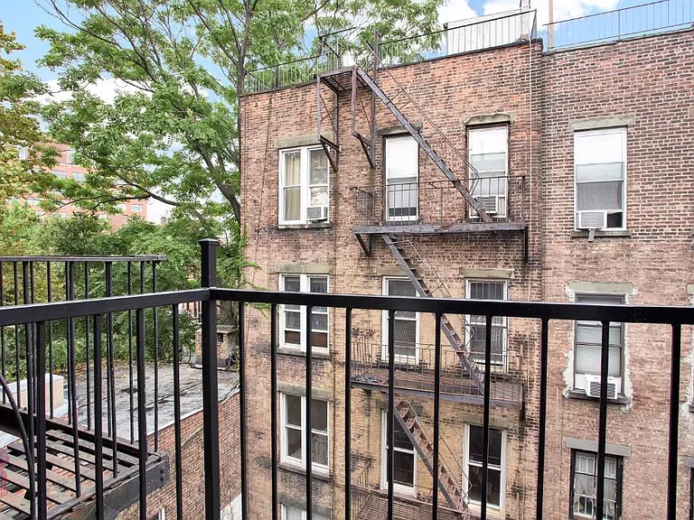 53 Leroy St #R3C — Photo 8