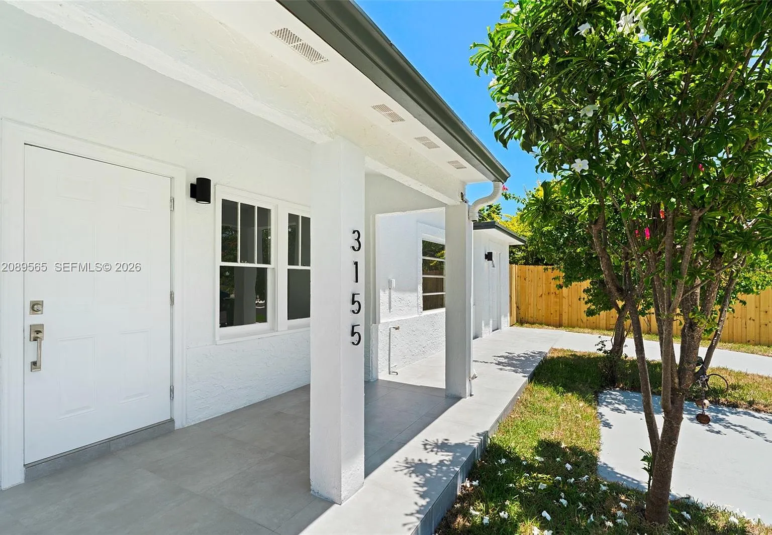 Com Silver Bluff — Photo 3