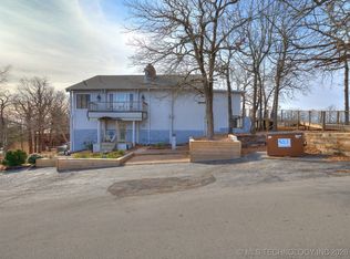 2 W Diamond Head Dr, Sand Springs, OK 74063