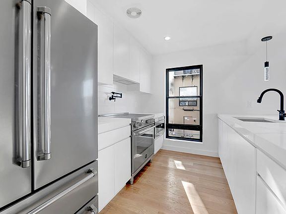 4th image of 12307 Rockaway Beach Blvd
