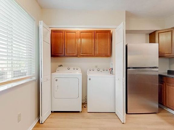 3rd image of 886 S Spring Rd