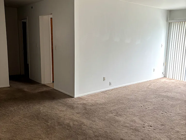 1520 Crooks Rd — Photo 18