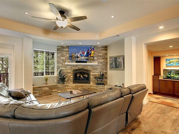 4th image of 527 Creekside Ln