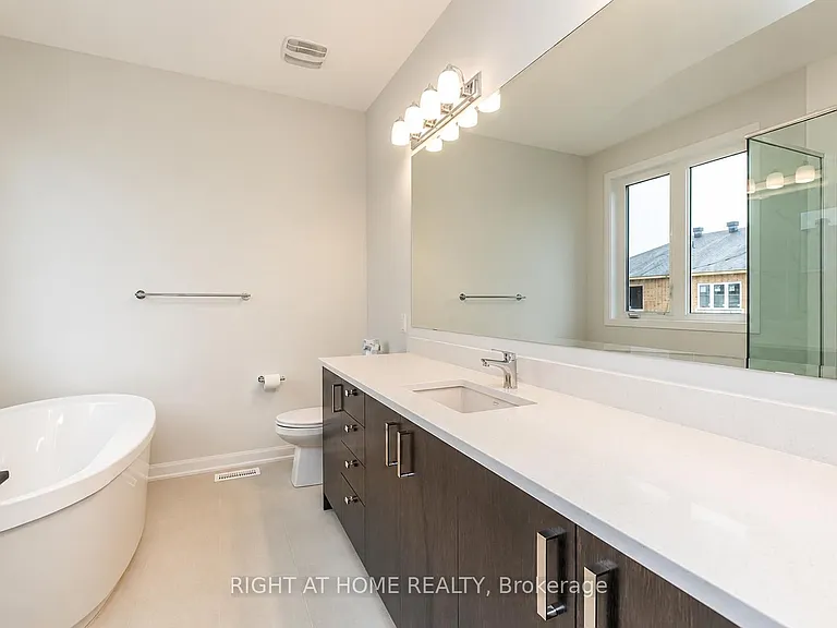 182 Lynn Coulter St — Photo 14