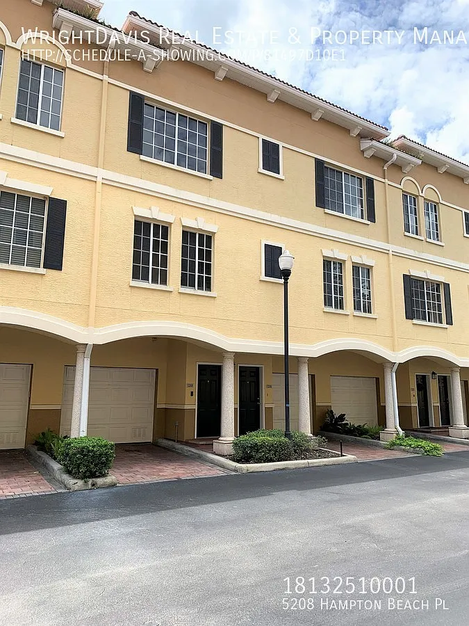 2/2 Cordoba at Beach Park Condominium in South Tampa. — Photo 1