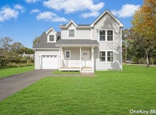 263 Elm Rd W, Mastic Beach, NY 11951