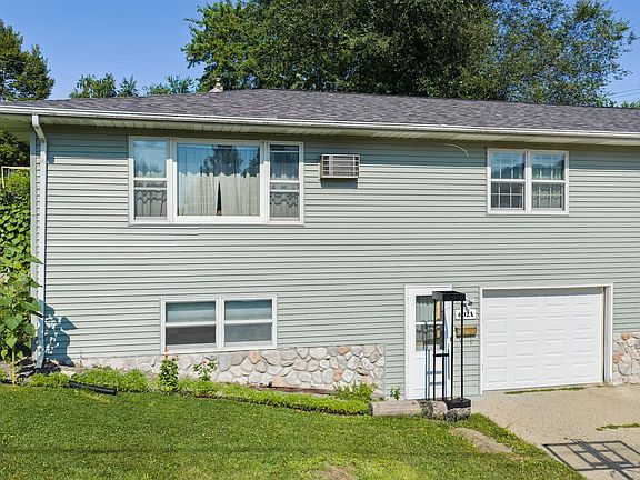 3rd image of 602 7th Ave