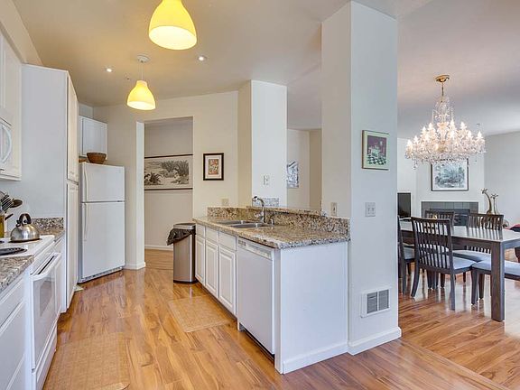 4th image of 1 Crescent Way APT 1103