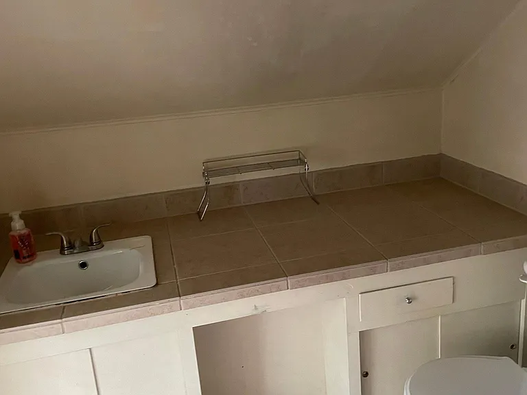 second floor suite 1/2 bath