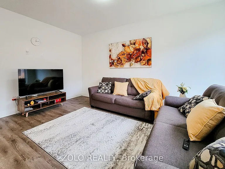 551 Bellflower Ct — Photo 7