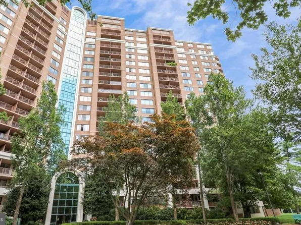 10101 Grosvenor Pl APT 1901, Rockville, MD 20852