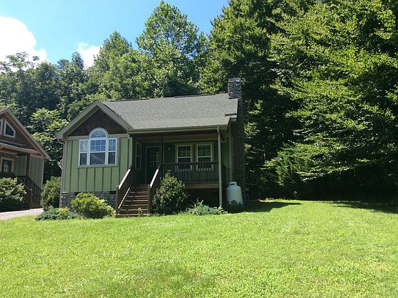 Sweet little cottage!