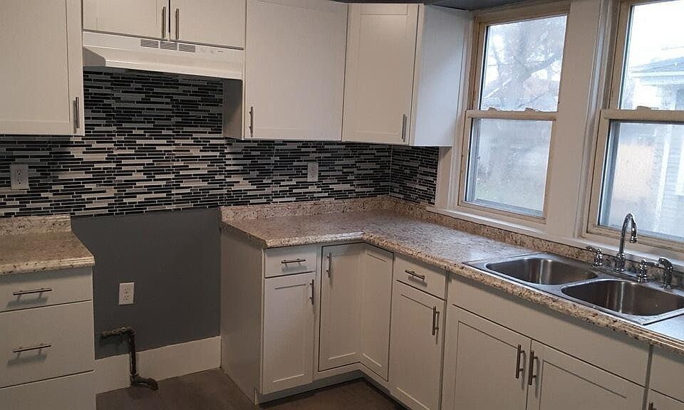 2nd image of 1317 Vassar Ave