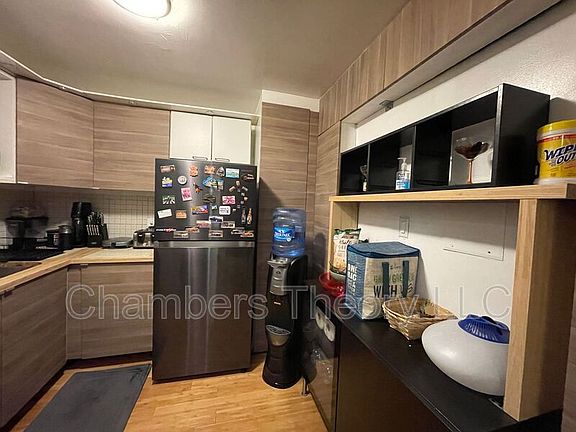 5th image of 5 Canterbury Sq APT 401