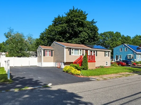 280 Ettrick St, Brockton, MA 02301