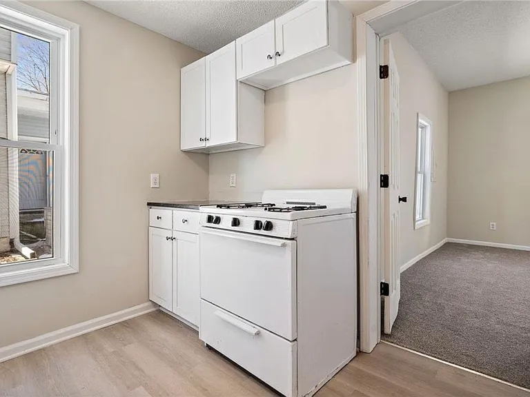1083 Beech St #1 — Photo 18