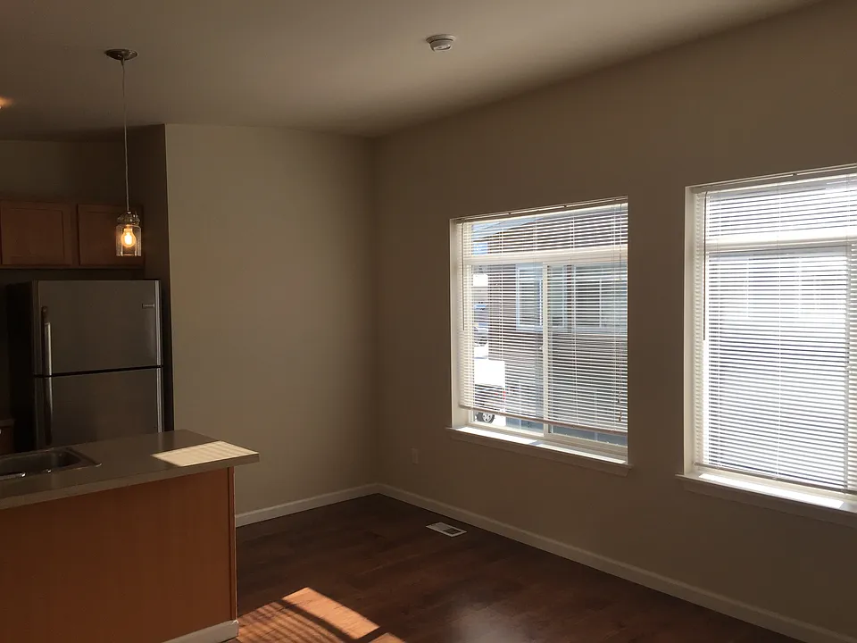 Living Dining Area