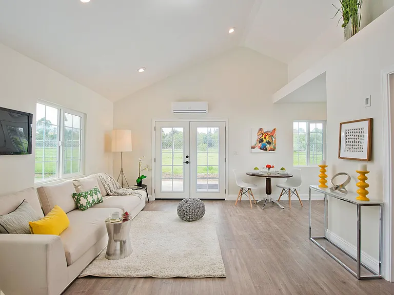 11339 Bertrand Ave — Photo 1