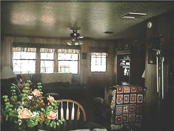 2nd image of 824 W 3rd St