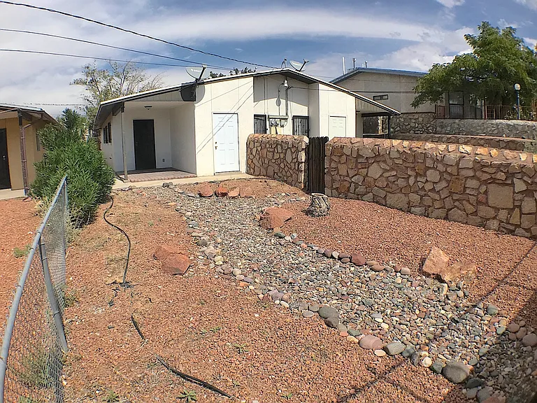2418 Pittsburg Ave — Photo 23