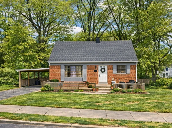 13941 Mathews Dr, Woodbridge, VA 22191