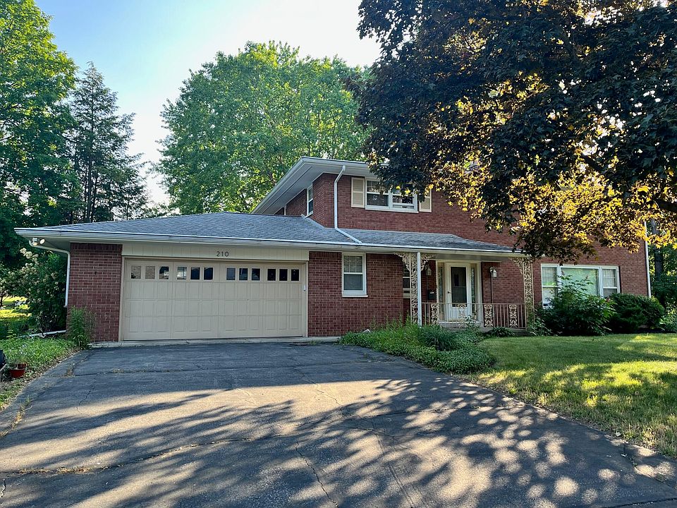 1st image of 210 Martha Dr