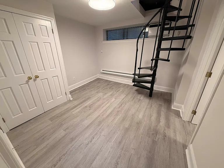 219 E 84th St #1H — Photo 8