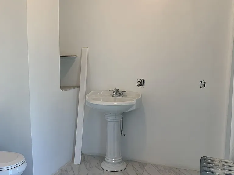 53 Park Pl #2F — Photo 4