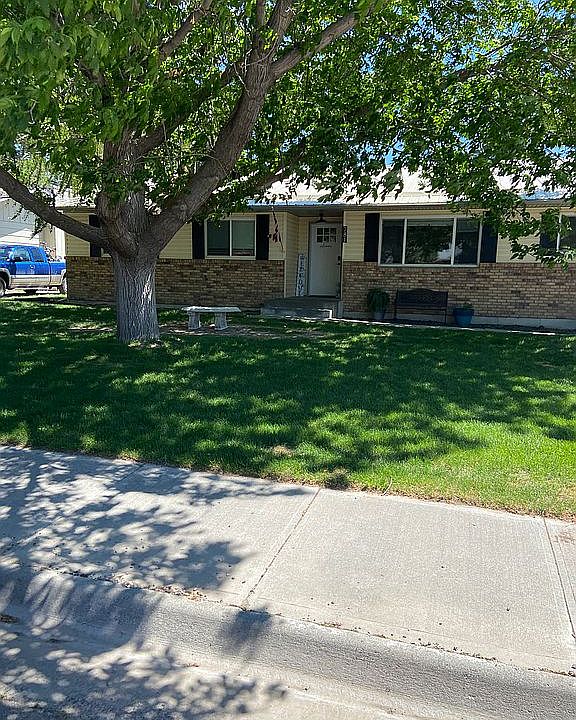 1st image of 781 Brandon Dr
