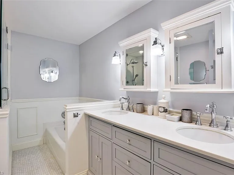 5897 Chanteclair Dr #313 — Photo 4