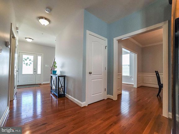 3rd image of 24568 Broad Creek Dr