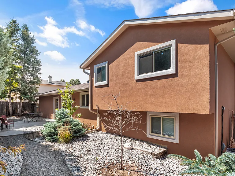 5585 Escondido Dr — Photo 21