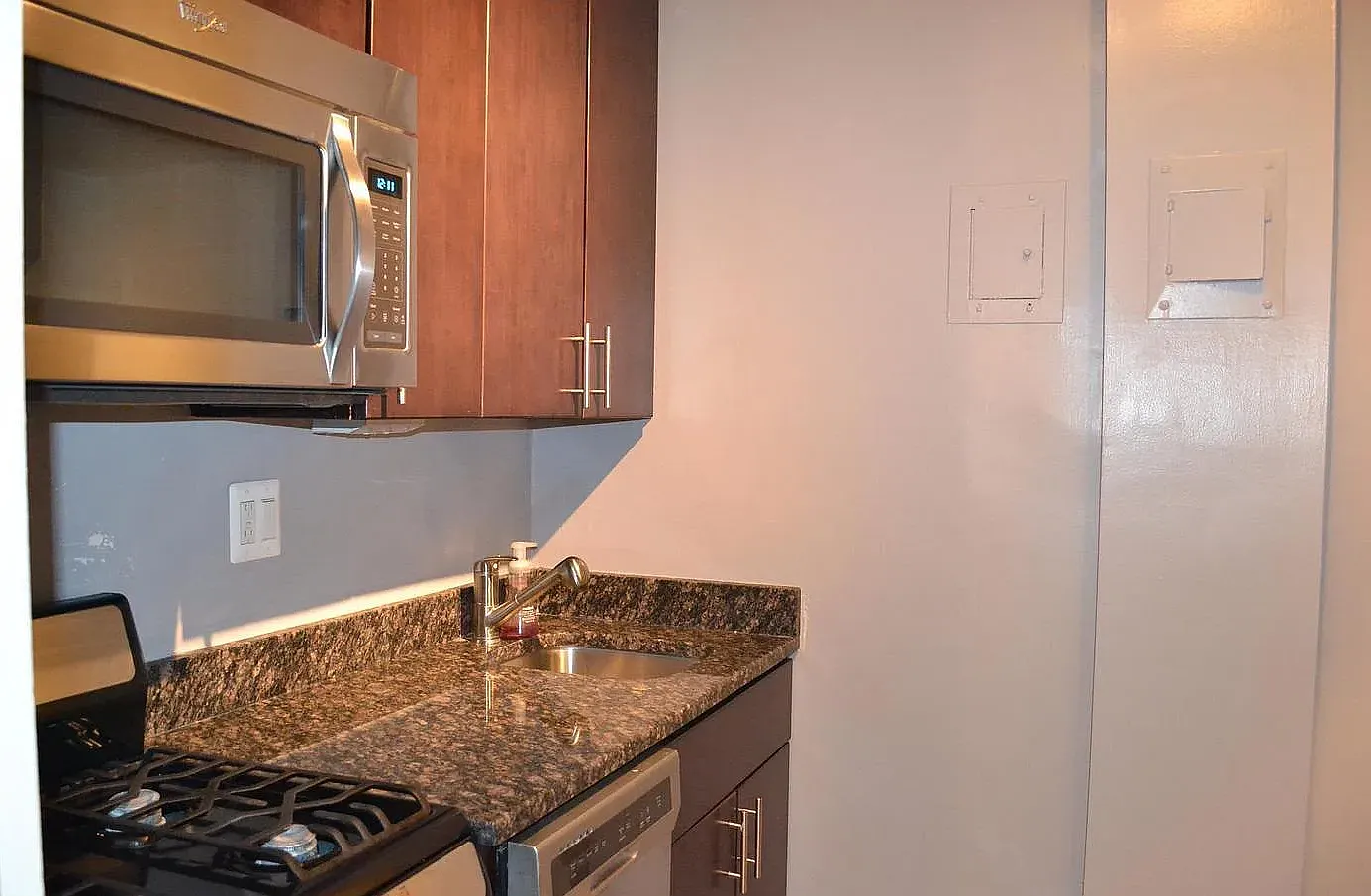 1 bed, 572 sqft, $2,000 — Photo 4